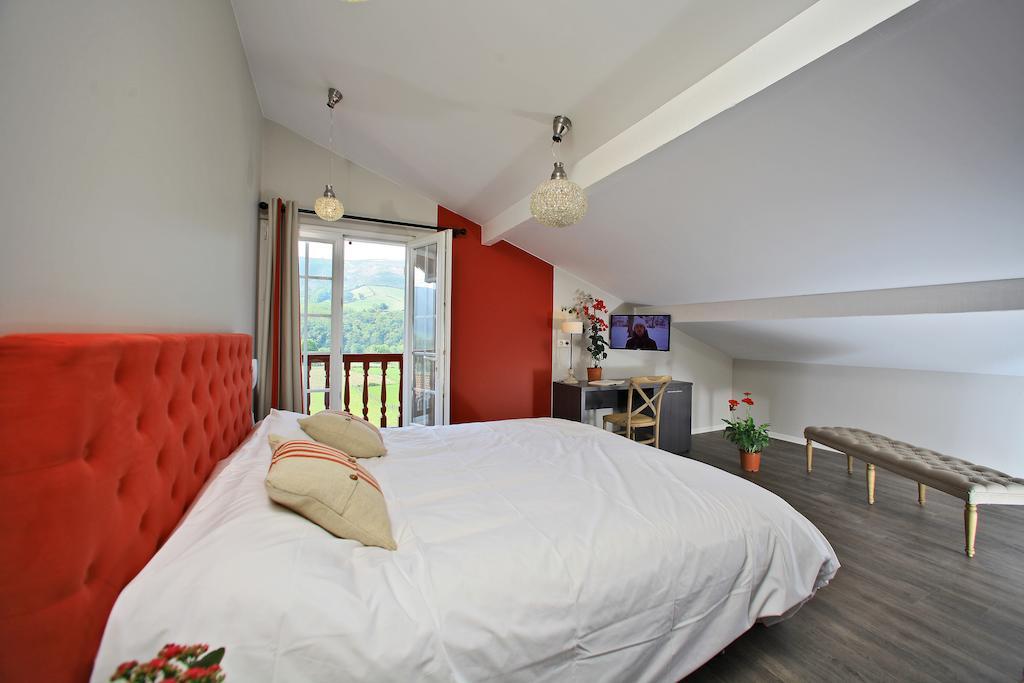 Hotel Agian Itxassou Room photo